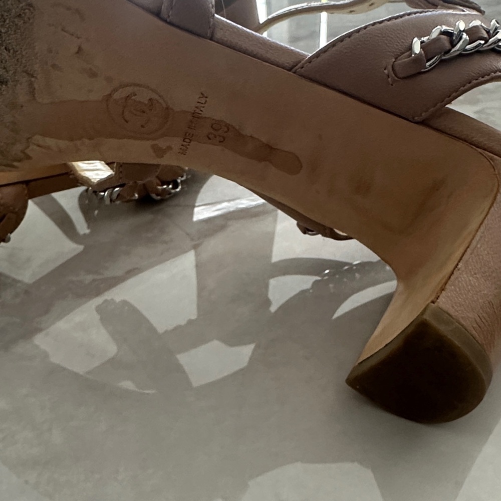 CHANEL Tan Leather Chain-Trim T-Strap Slingback Heels - Picture 9 of 9